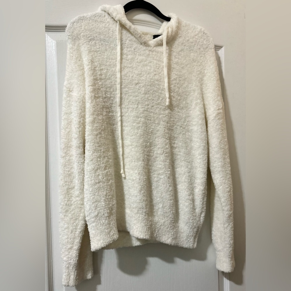 Love Tree White Fuzzy Hoodie – Cozy Lightweight Knit Pullover Women’s Size L